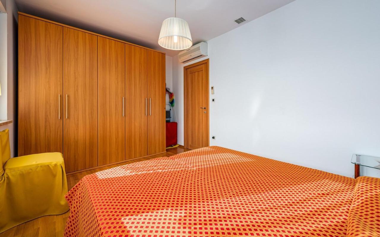 Valessia House With Apartment Umag Exterior photo