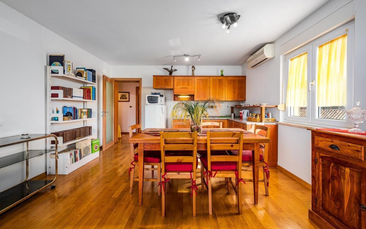 Valessia House With Apartment Umag Exterior photo